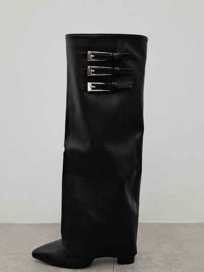 Black plain heeled boot with buckles