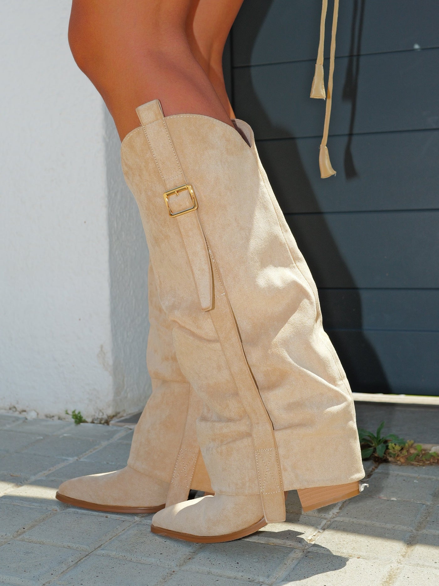 Beige flap shoe with buckle detail