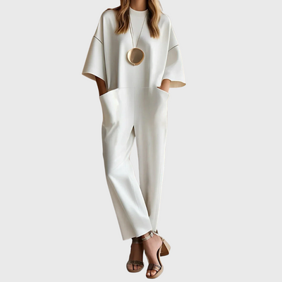 Julia – Elegant Short-Sleeve Jumpsuit