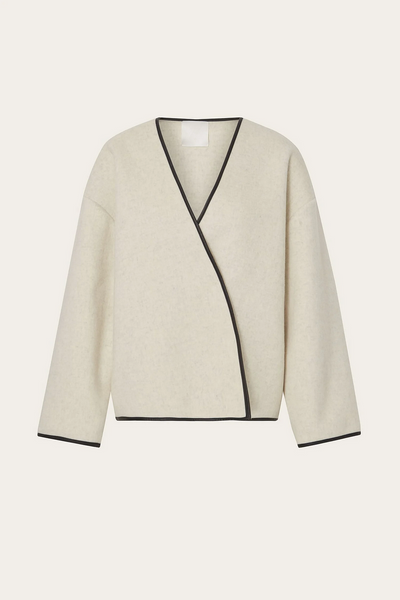 Isabella – Short French Minimalist Style Coat with Scarf